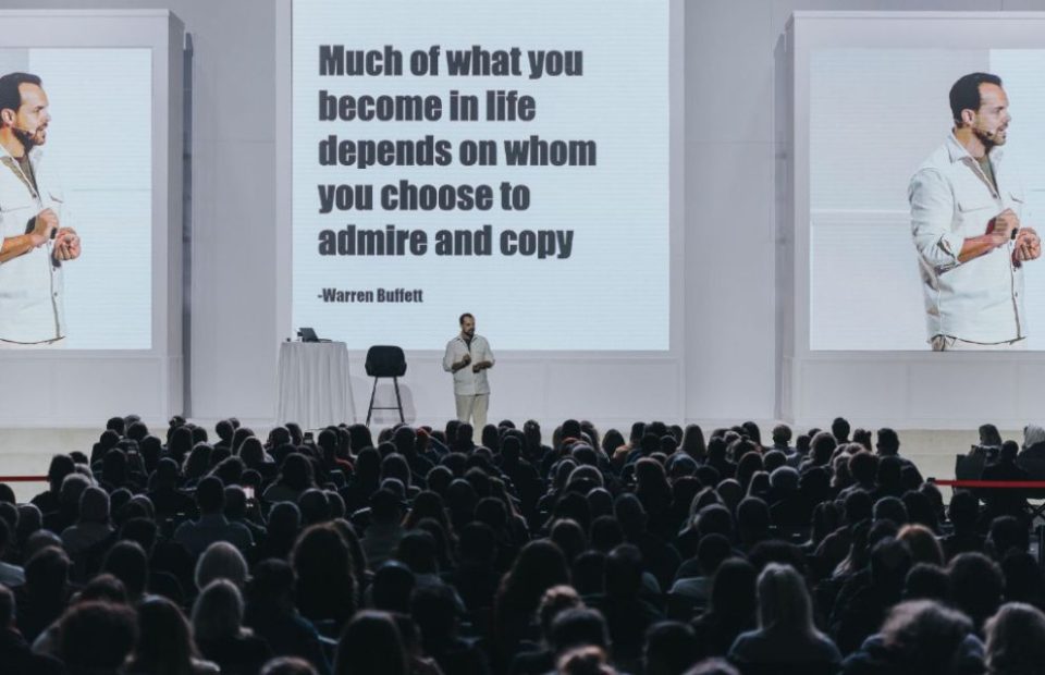 Apostolis Koumarinos on stage.